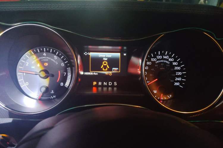 Used Ford Mustang 2018 2.3T Automatic Hardtop Standard Trim U.S. Specification Instrument Cluster