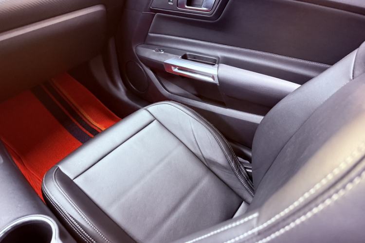 Used Ford Mustang 2018 2.3T Automatic Hardtop Standard Trim U.S. Specification Interior 2