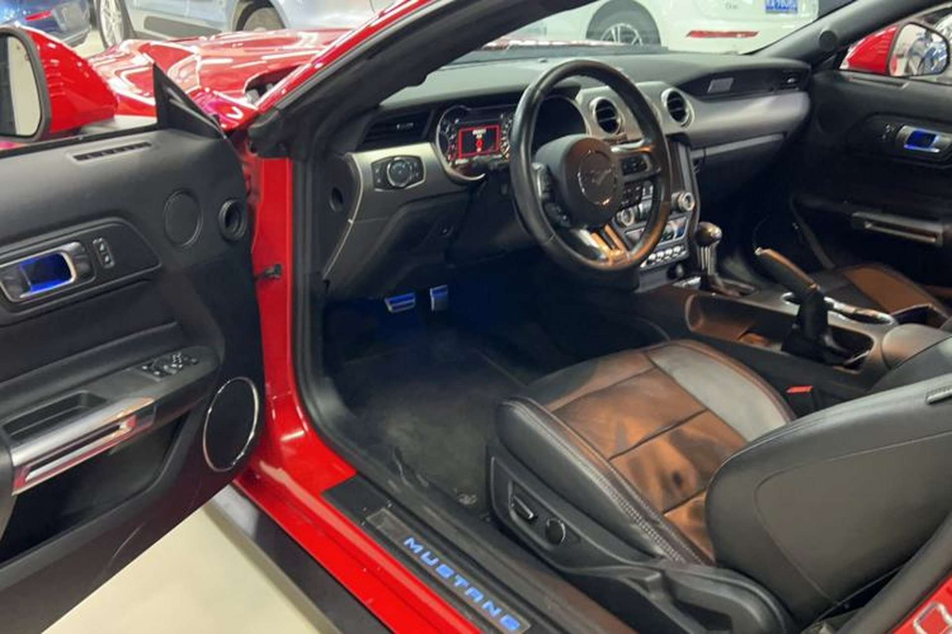 Used Ford Mustang 2018 2.3L EcoBoost Interior 2