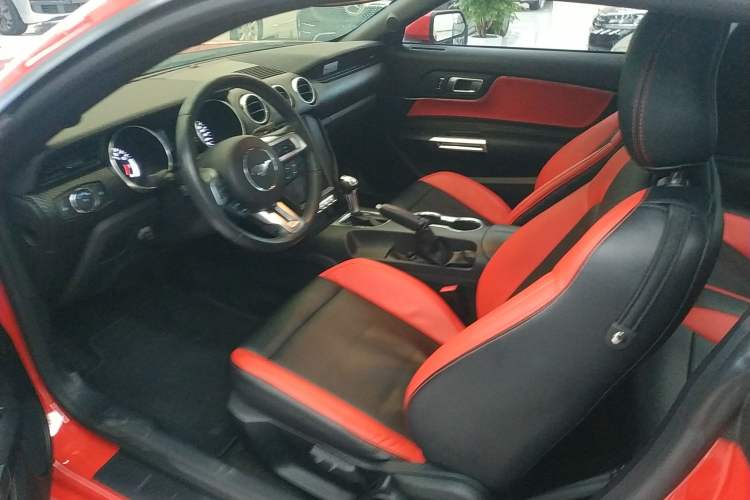 Used Ford Mustang 2018 2.3T Automatic Hardtop Standard Trim U.S. Specification Left Front Seat