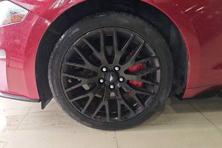 Used Ford Mustang 2018 2.3T Automatic Hardtop Standard Trim U.S. Specification Left Front Wheel Hub