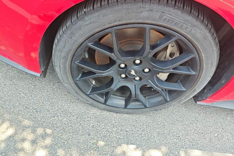 Used Ford Mustang 2018 2.3L EcoBoost Left Front Wheel Hub
