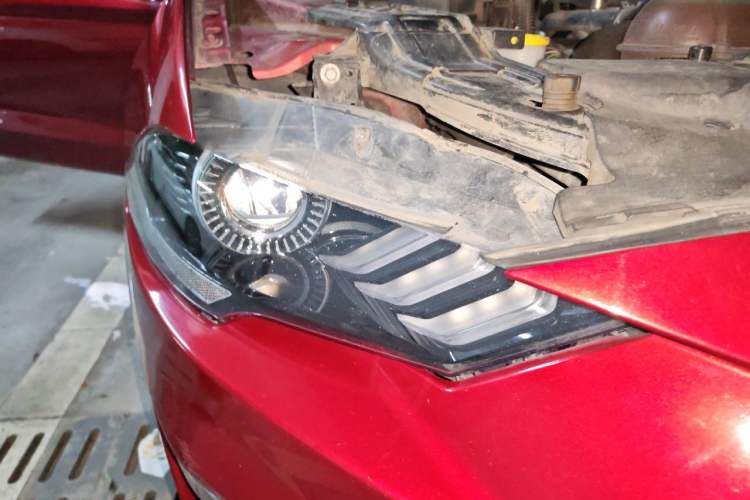 Used Ford Mustang 2018 2.3L EcoBoost Right Front Headlight