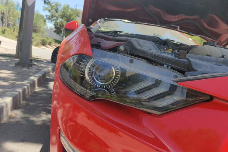 Used Ford Mustang 2018 2.3L EcoBoost Right Front Headlight
