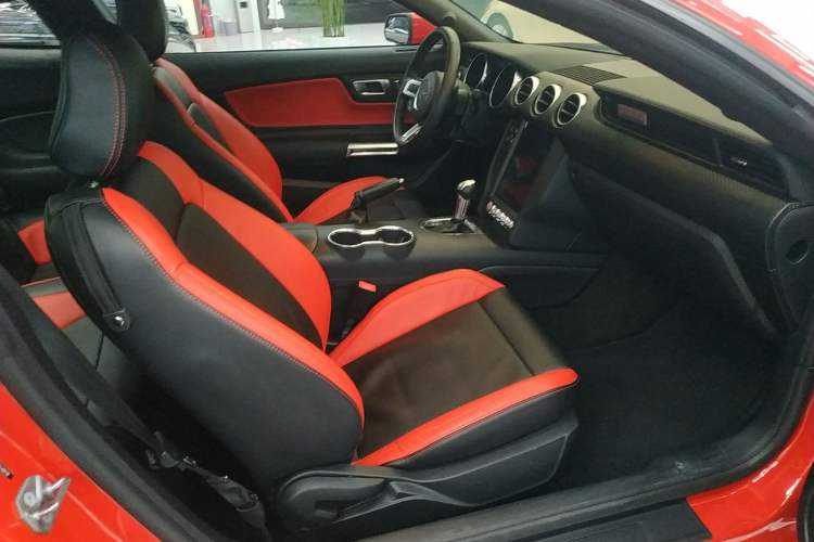 Used Ford Mustang 2018 2.3T Automatic Hardtop Standard Trim U.S. Specification Right Front Seat