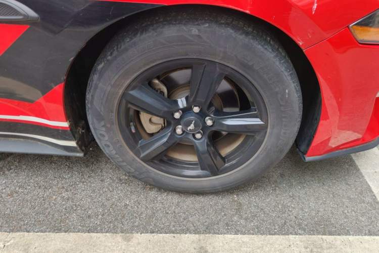 Used Ford Mustang  Right Front Wheel Hub