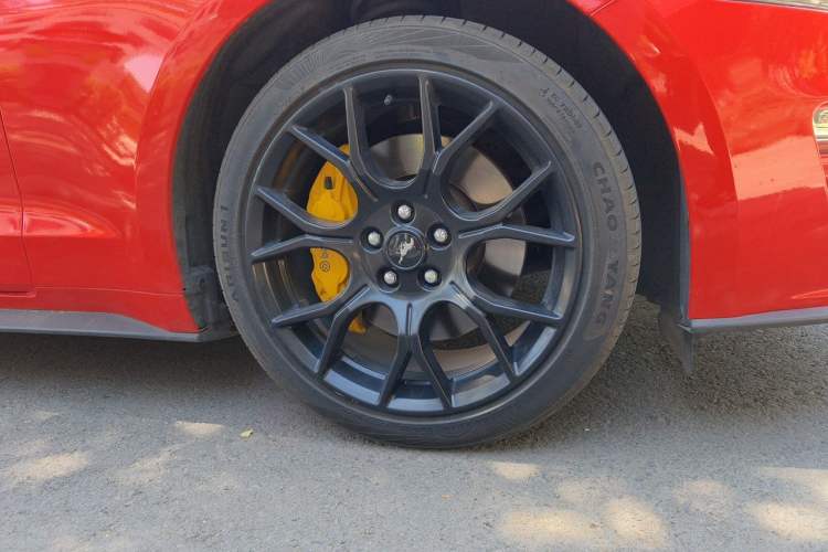 Used Ford Mustang 2018 2.3L EcoBoost Right Front Wheel Hub