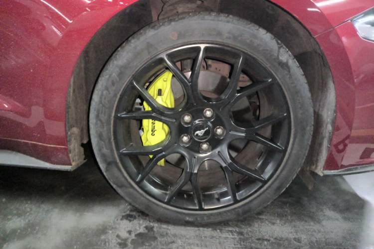 Used Ford Mustang 2018 2.3L EcoBoost Right Front Wheel Hub