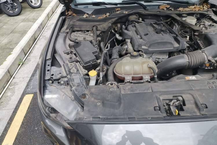 Used Ford Mustang 2018 2.3L EcoBoost Engine Bay Right