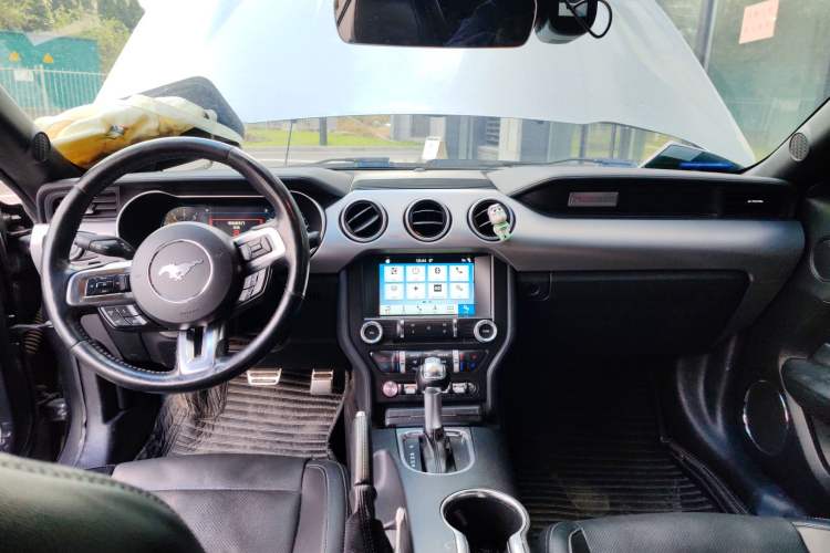 Used Ford Mustang 2018 2.3L EcoBoost Interior 2