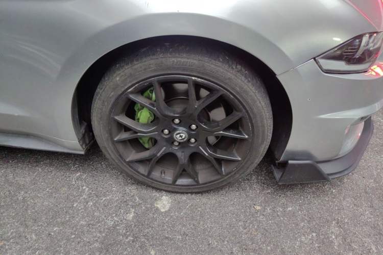 Used Ford Mustang 2018 2.3L EcoBoost Right Front Wheel Hub
