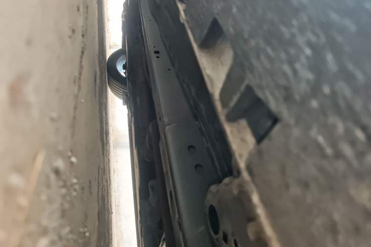 Used Ford Mustang  Chassis Front Left