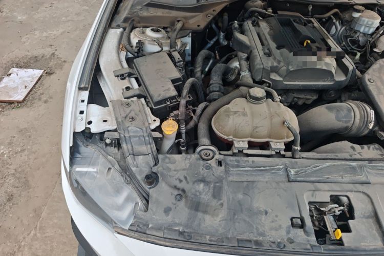 Used Ford Mustang  Engine Bay Right