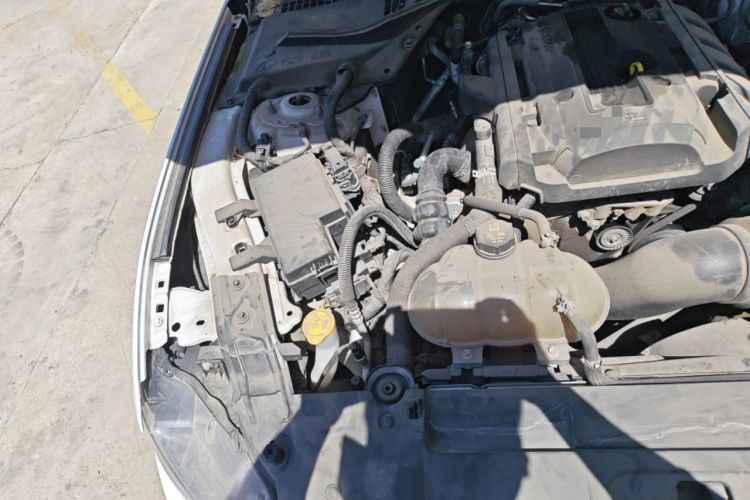 Used Ford Mustang  Engine Bay Right