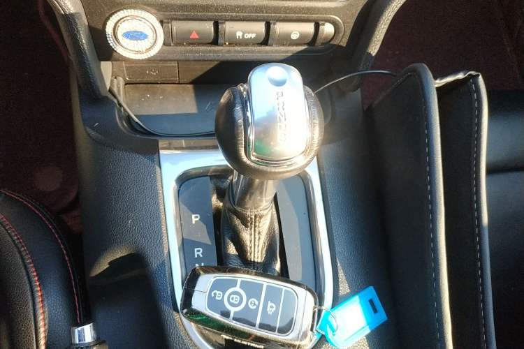 Used Ford Mustang 2018 2.3T Automatic Hardtop Standard Trim U.S. Specification Gear Lever