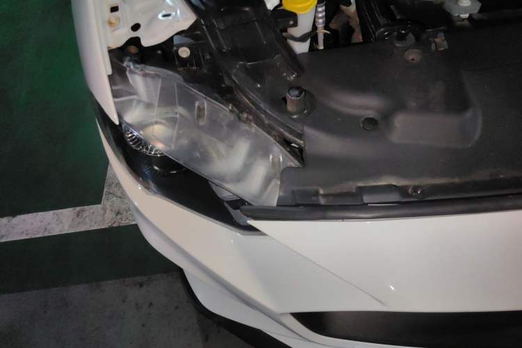 Used Ford Mustang 2018 2.3T Automatic Hardtop Standard Trim U.S. Specification Right Front Headlight