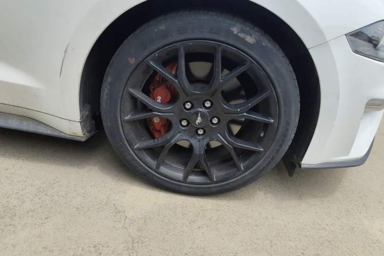 Used Ford Mustang 2018 2.3L EcoBoost Right Front Wheel Hub