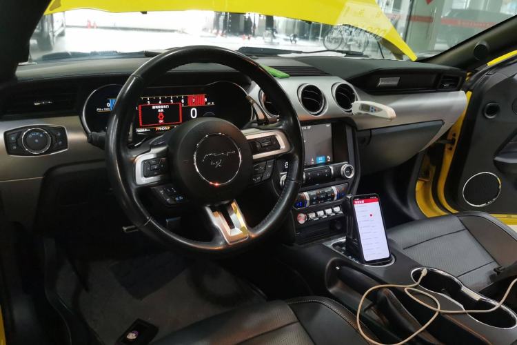 Used Ford Mustang 2018 2.3L EcoBoost Center Console