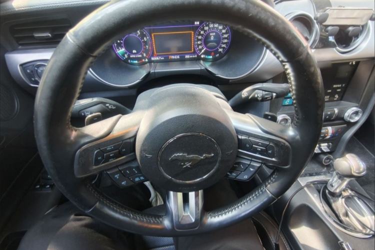 Used Ford Mustang 2018 2.3L EcoBoost Interior 3
