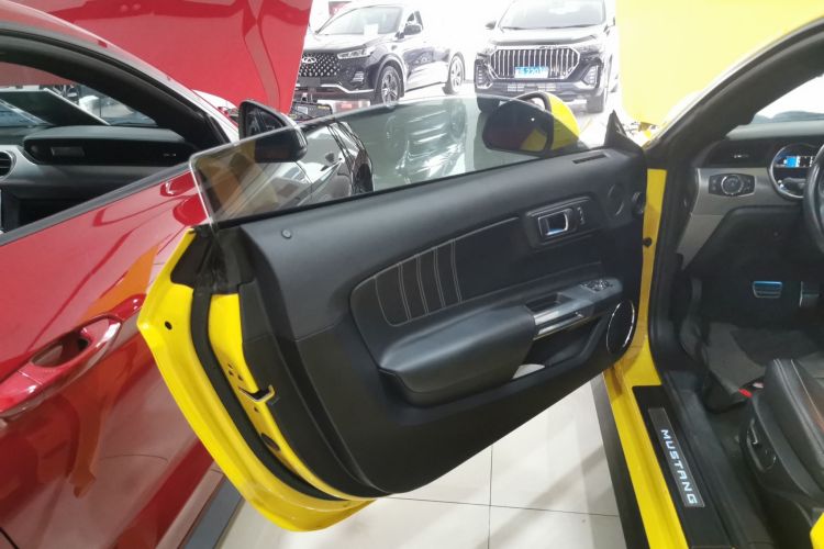 Used Ford Mustang 2018 2.3L EcoBoost Left Front Door Interior