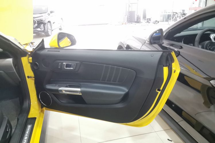 Used Ford Mustang 2018 2.3L EcoBoost Right Rear Door Interior