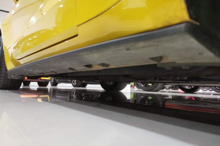 Used Ford Mustang 2018 2.3L EcoBoost Right Side Sill