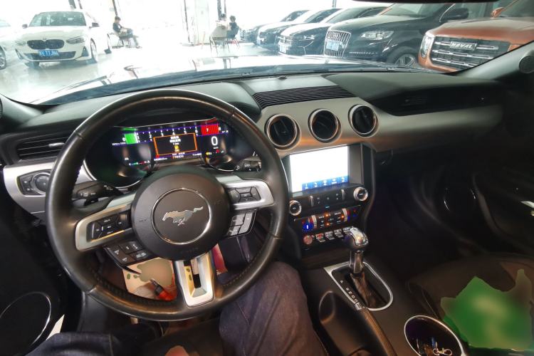 Used Ford Mustang 2019 2.3L EcoBoost Center Console