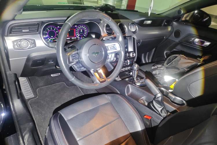 Used Ford Mustang 2019 2.3L EcoBoost Center Console