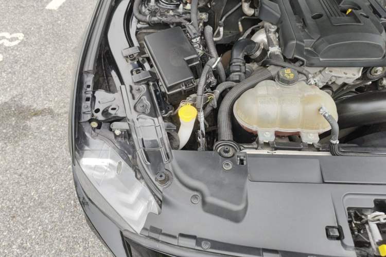 Used Ford Mustang 2019 2.3L EcoBoost Engine Bay Right