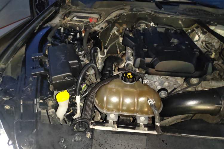 Used Ford Mustang 2019 2.3L EcoBoost Engine Bay Right