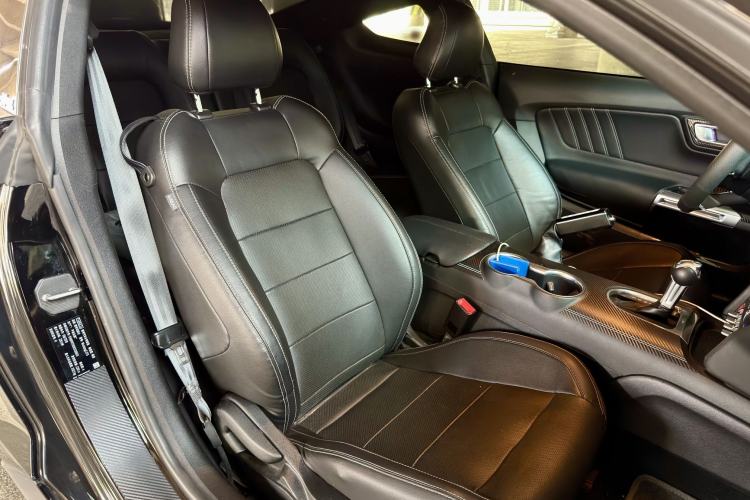Used Ford Mustang 2019 2.3L EcoBoost Interior 11