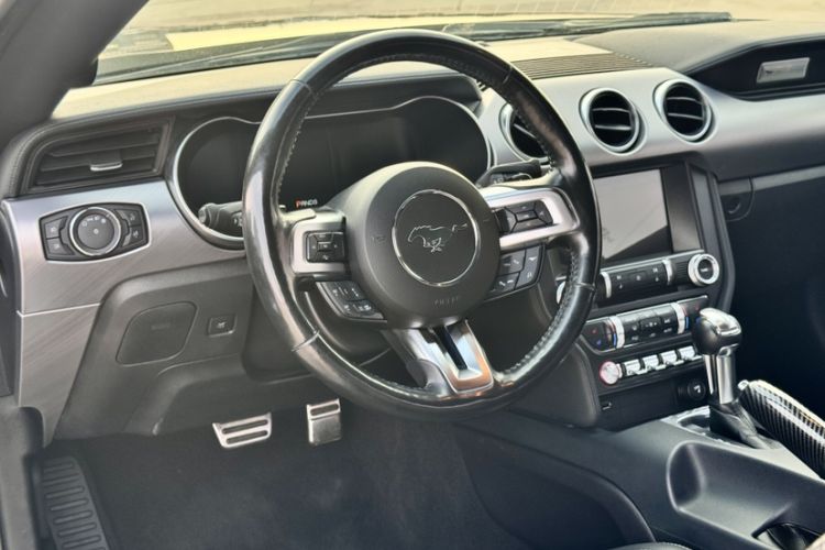 Used Ford Mustang 2019 2.3L EcoBoost Interior 2