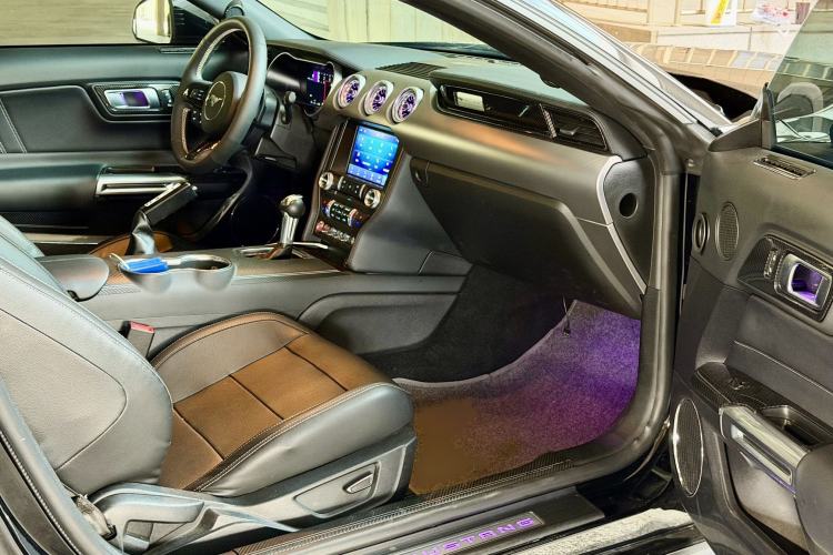 Used Ford Mustang 2019 2.3L EcoBoost Interior 7