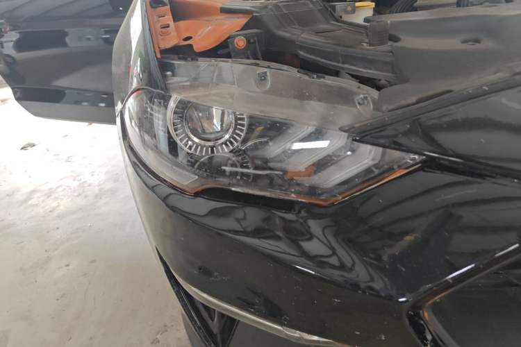 Used Ford Mustang 2019 2.3L EcoBoost Right Front Headlight