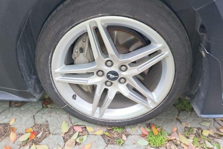 Used Ford Mustang 2019 2.3L EcoBoost Performance Enhanced Edition Right Front Wheel Hub
