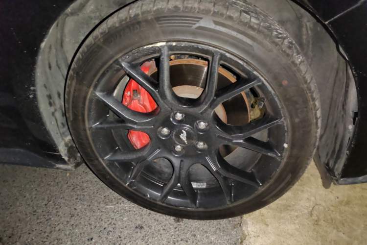 Used Ford Mustang 2019 2.3L EcoBoost Right Front Wheel Hub