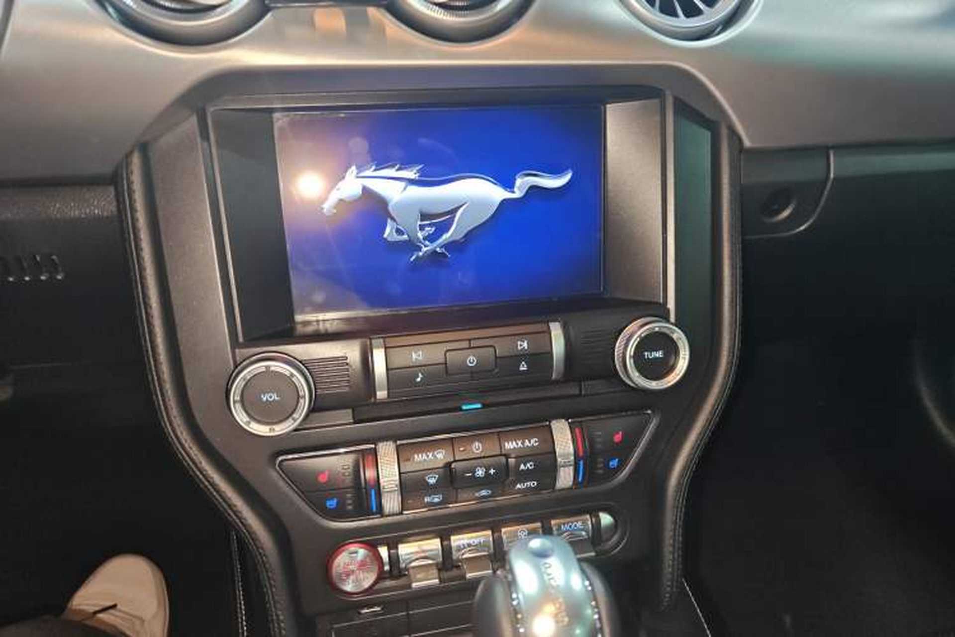 Used Ford Mustang 2019 2.3L EcoBoost Audio And AC Panel