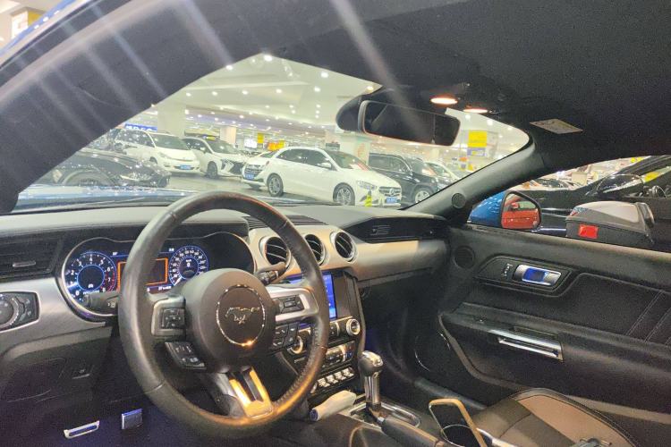 Used Ford Mustang 2019 2.3L EcoBoost Center Console