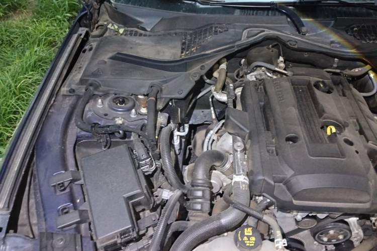 Used Ford Mustang 2019 2.3L EcoBoost Engine Bay Right