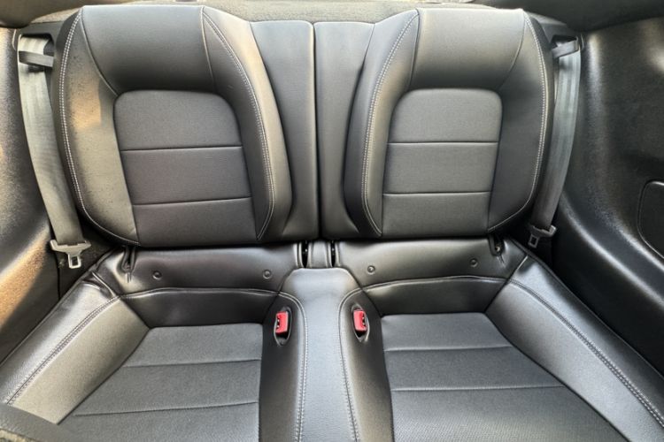 Used Ford Mustang 2019 2.3L EcoBoost Interior 3