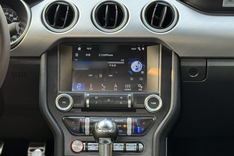 Used Ford Mustang 2019 2.3L EcoBoost Interior 4