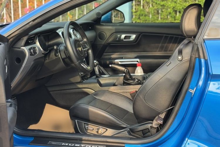 Used Ford Mustang 2019 2.3L EcoBoost Interior 5