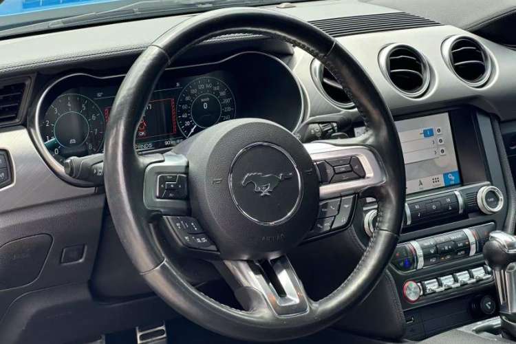 Used Ford Mustang 2019 2.3L EcoBoost Interior 6