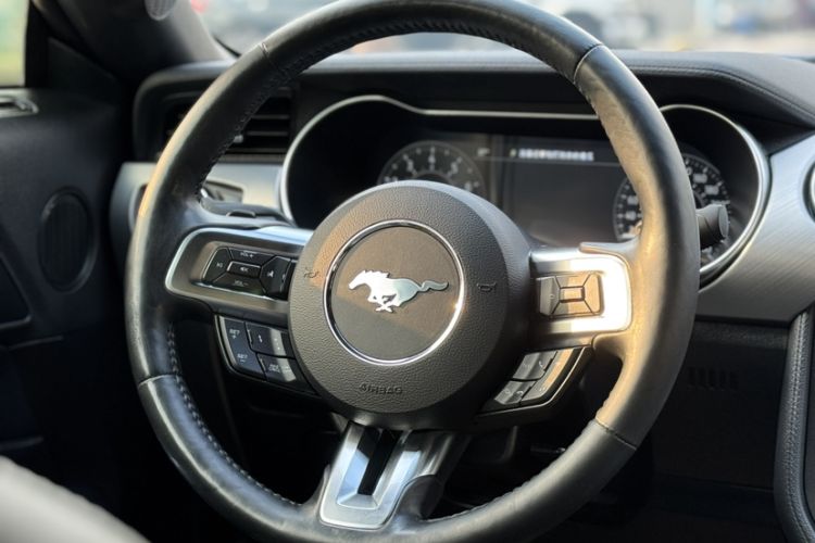 Used Ford Mustang 2019 2.3L EcoBoost Interior 7