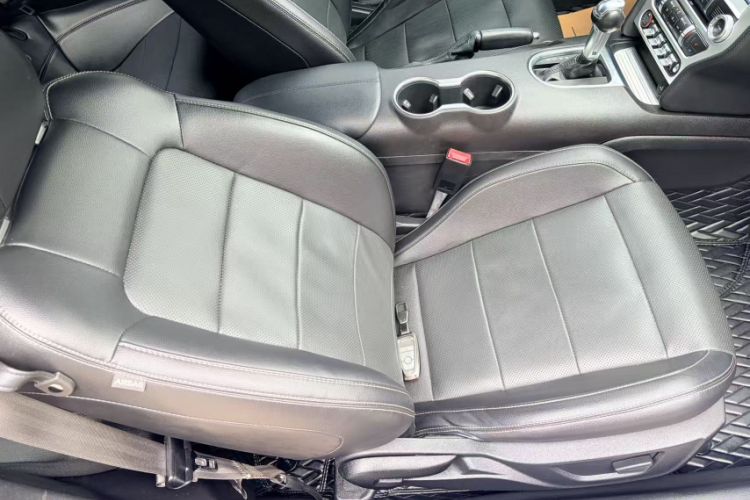 Used Ford Mustang 2019 2.3L EcoBoost Interior 8
