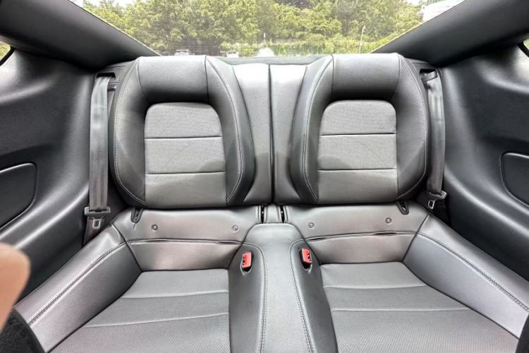 Used Ford Mustang 2019 2.3L EcoBoost Interior 8