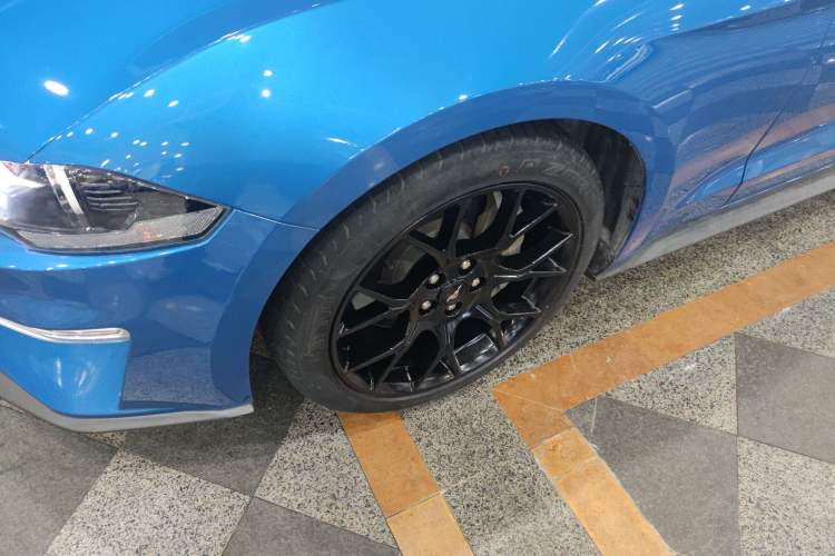 Used Ford Mustang 2019 2.3L EcoBoost Left Front Wheel Hub