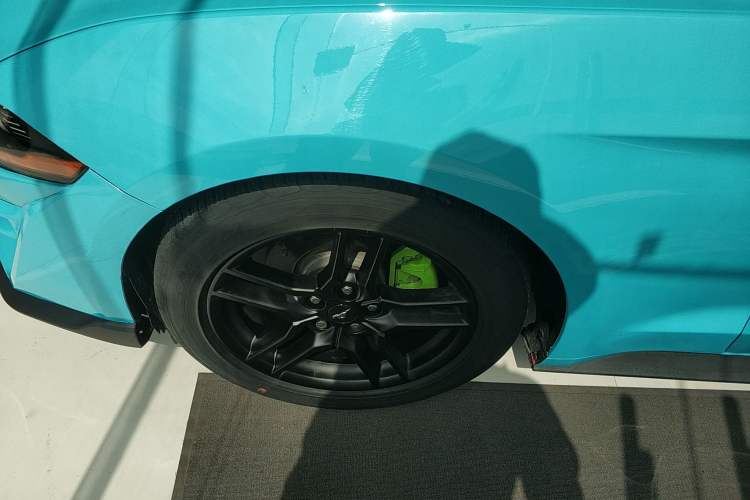 Used Ford Mustang 2019 2.3T Automatic Hardtop Base Version U.S. Specification Left Front Wheel Hub