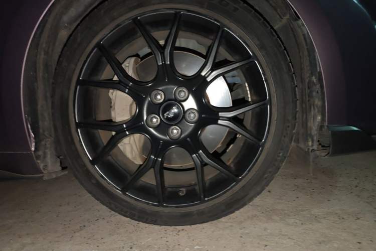 Used Ford Mustang 2019 2.3L EcoBoost Right Front Wheel Hub