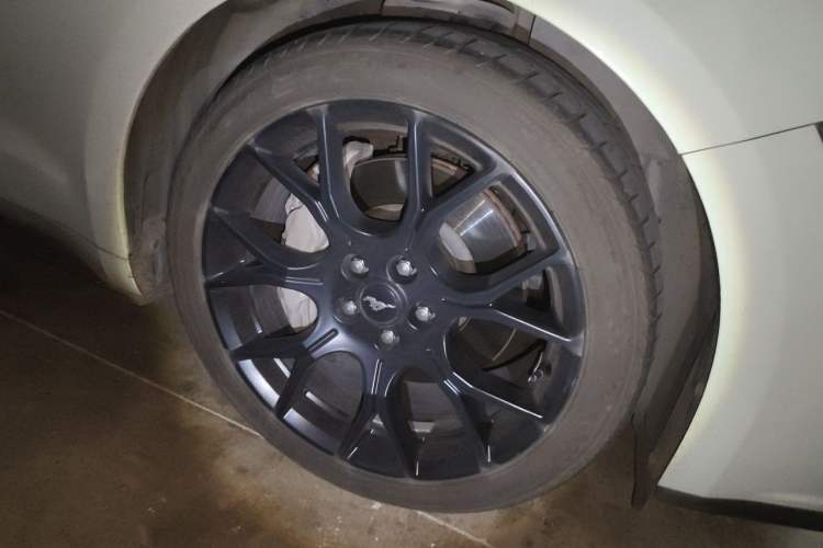 Used Ford Mustang 2019 2.3L EcoBoost Right Front Wheel Hub